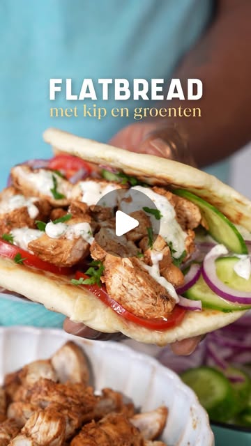 Flatbread met kip en groenten